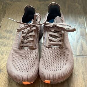 FLUX Unisex Adapt Waterproof Runner in Cocoa M5.5/ W7